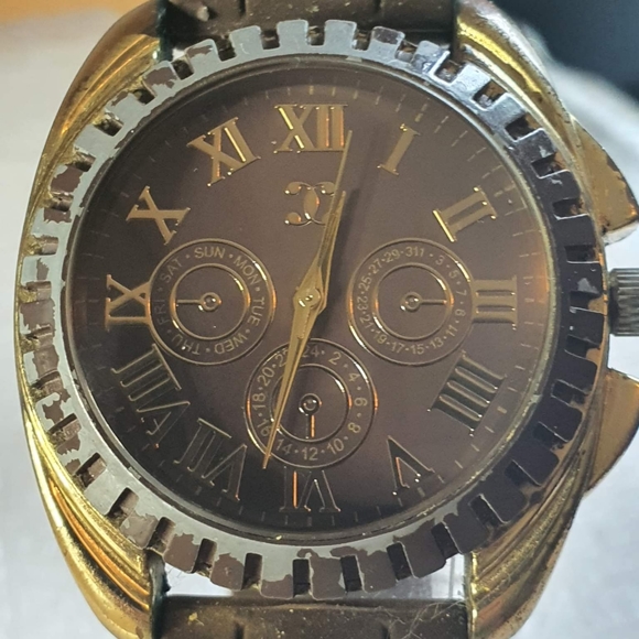 🦋5/$20🦋 Charming Charlie #2135 Goldtone/Chocolate Silicone Women's Watch - Picture 1 of 4
